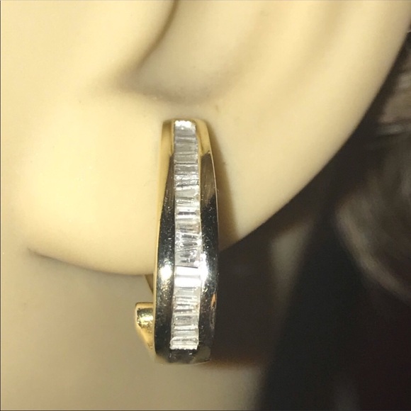 Jewelry - 14k gold Diamond earrings great xmass gift